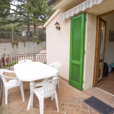 Lido Di Capoliveri 포르투 아주로