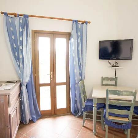 Lido Di Capoliveri 포르투 아주로